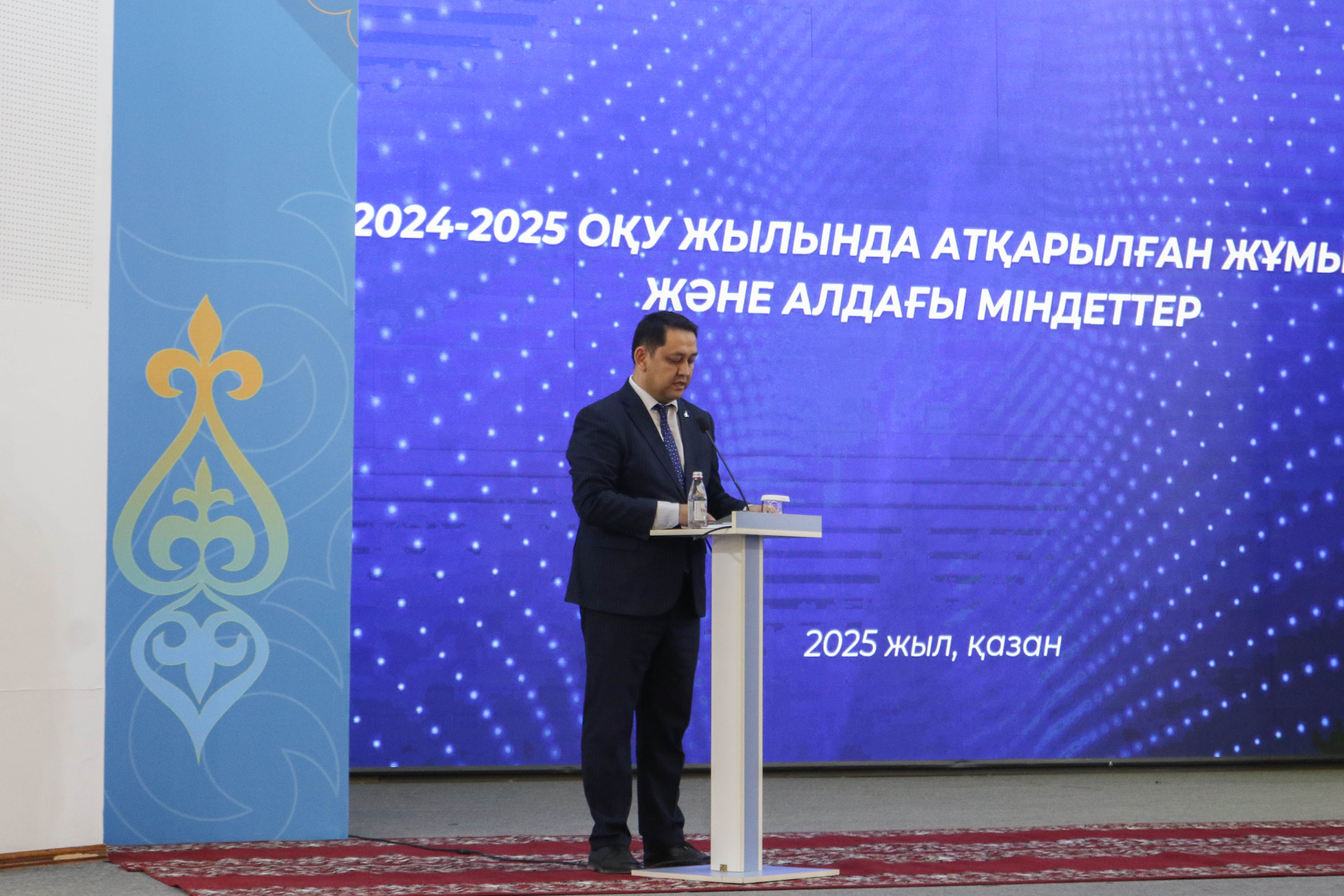 Қырылған кисканың трахнала суреті Нейлон порносындағы ханым